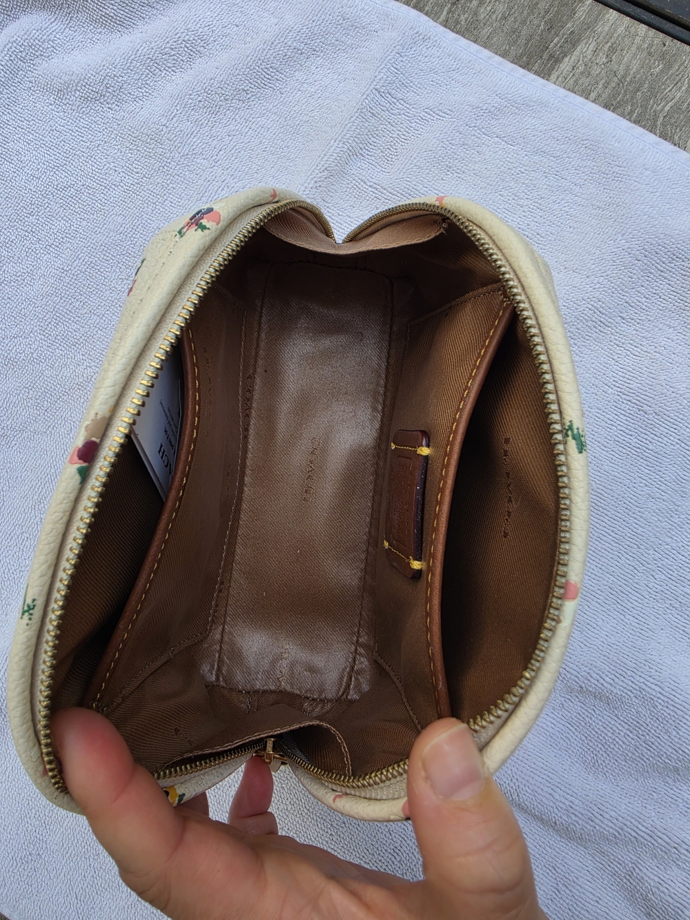 Coach Cosmetic Case - Picture 4 of 5